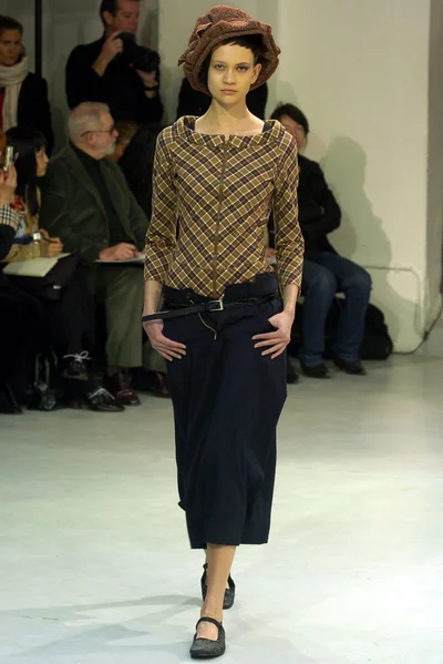 Look 10
